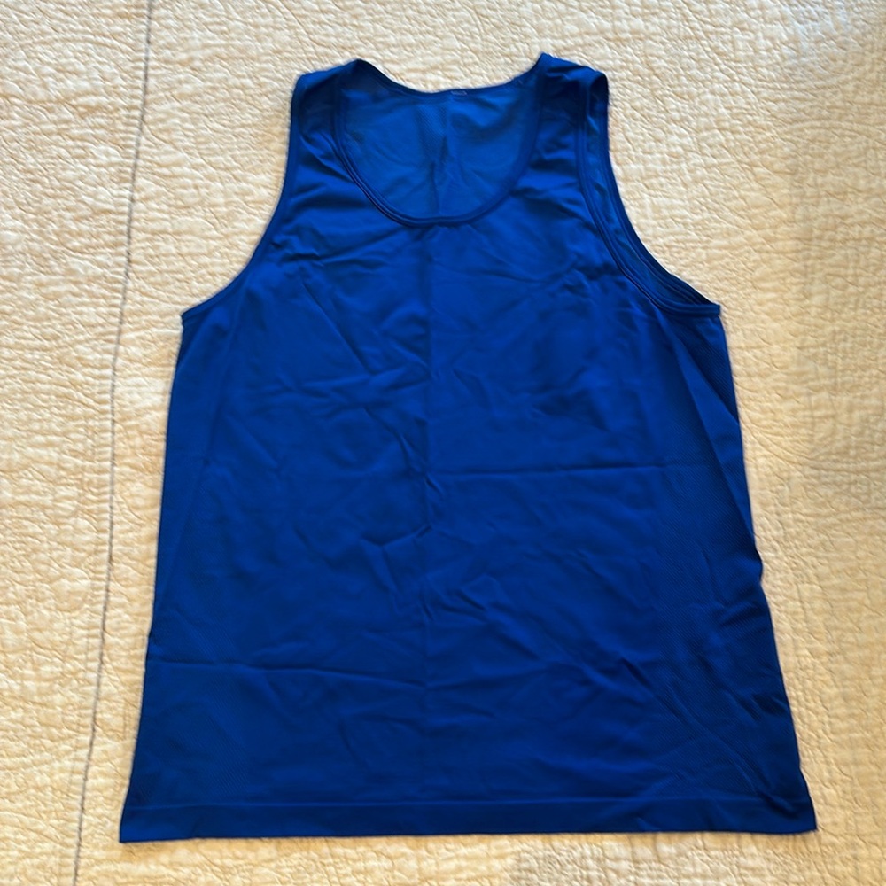 Lululemon metal vent tank top. Size large. Color blue